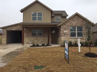 7 S Highland Dr, Sanger, TX 76266