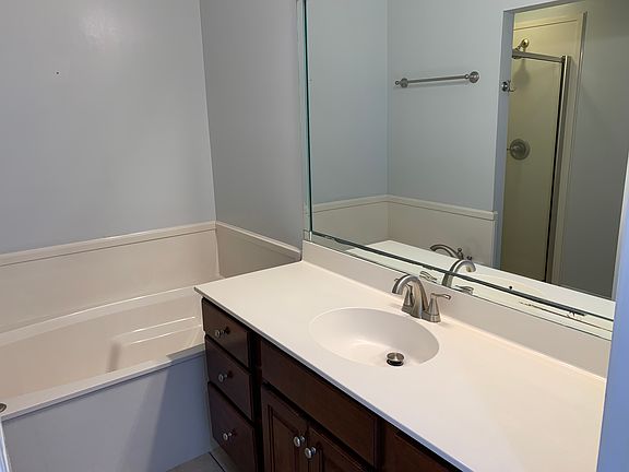 2nd image of 1805 Geerkin St APT 11