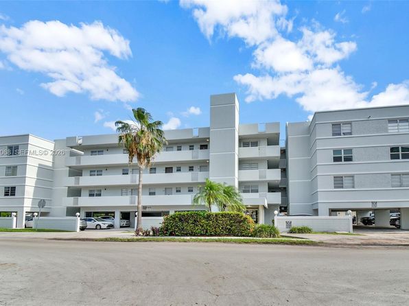 3527 NE 168th St APT 203