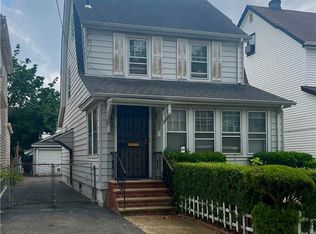 21918 113th Dr, Queens Village, NY 11429