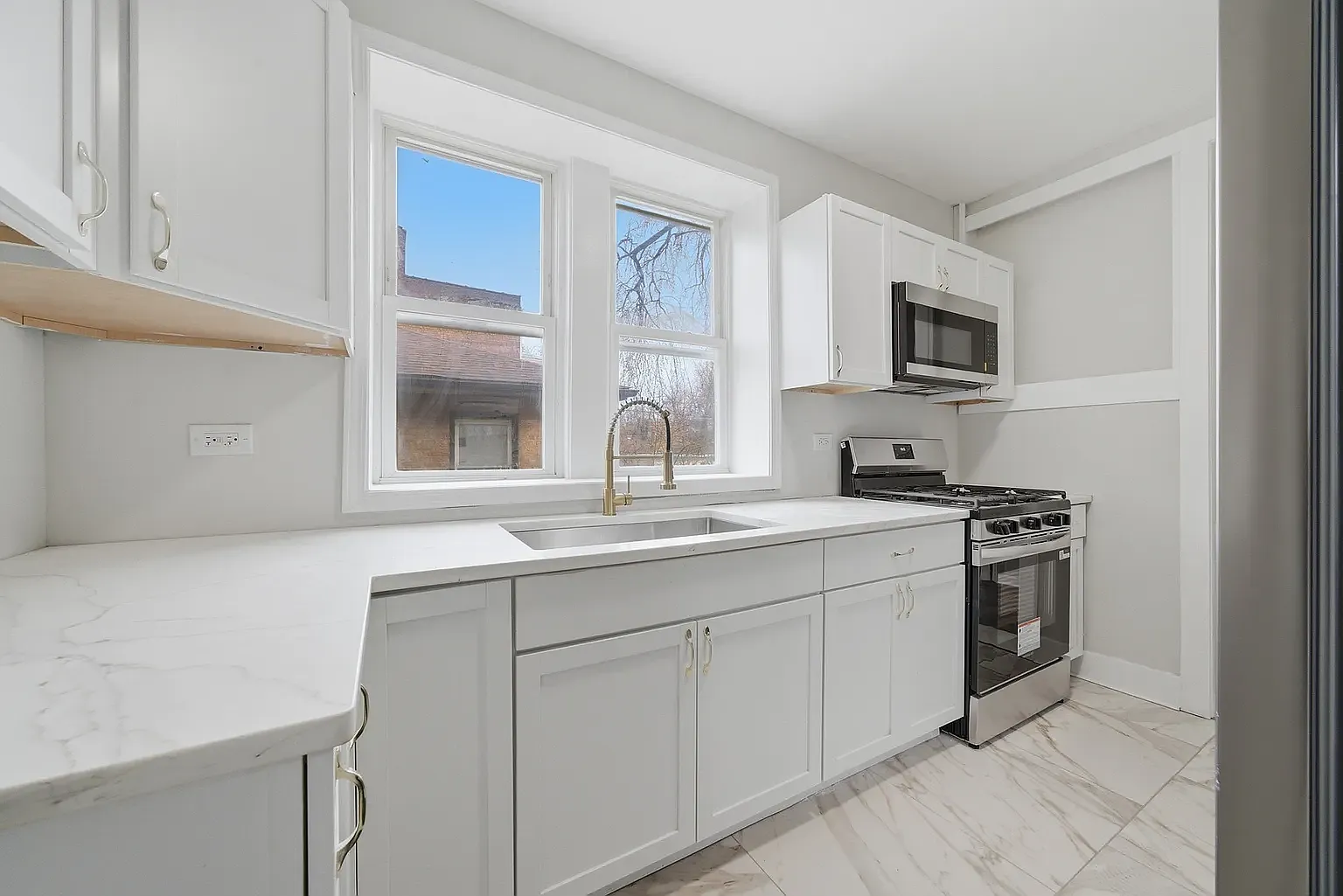 6623 S Vernon Ave — Photo 3