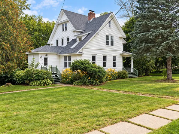 21 Oak St, Champlain, NY 12919