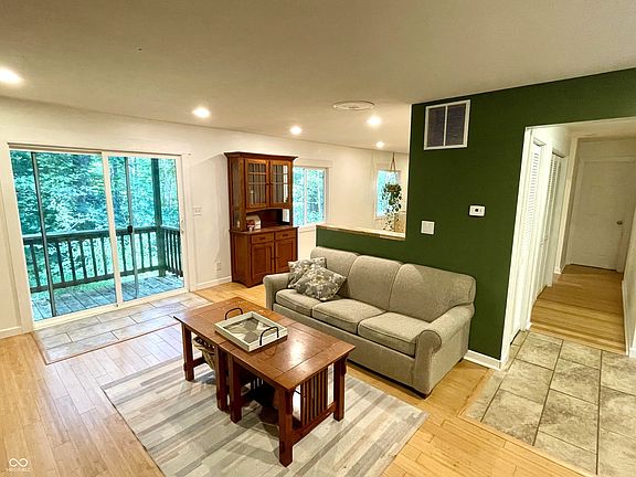 4th image of 3876 E Glenwood Dr