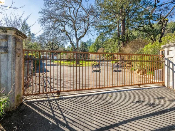 605 Los Olivos Rd, Santa Rosa, CA 95404