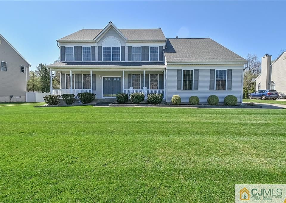 1st image of 41 Julie Ct