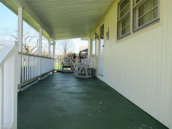 3rd image of 1365 Westwood Dr NW