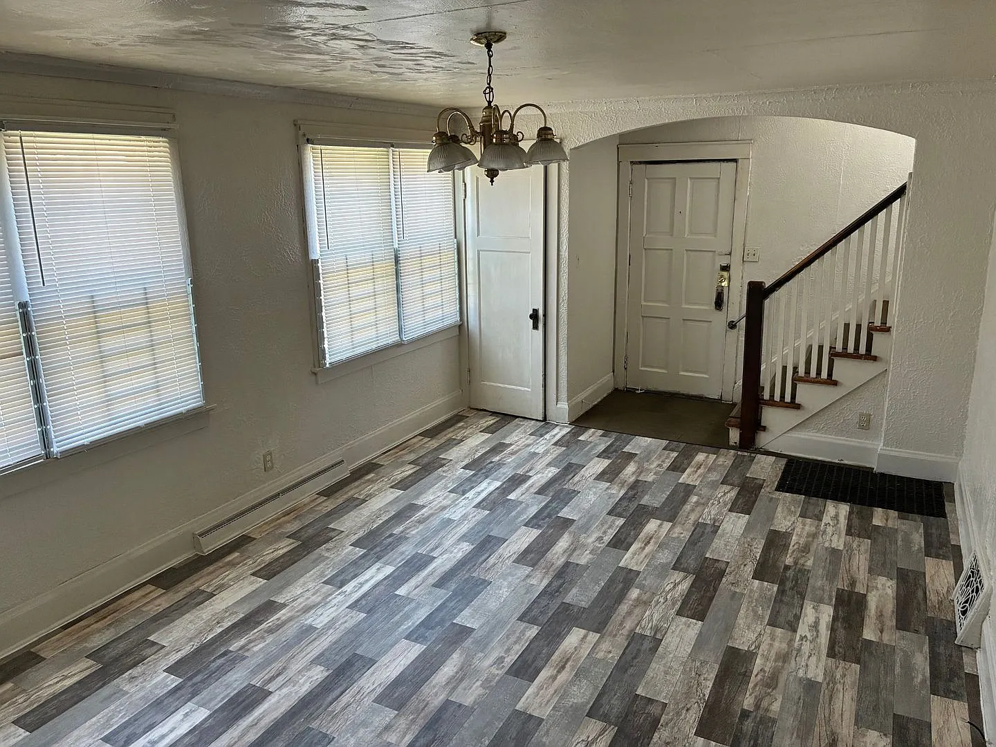 4401 N 25th Street - 3 Bedroom Single Family Home — Photo 2