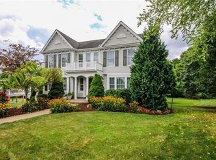133 Amberwoods Dr, Canonsburg, PA