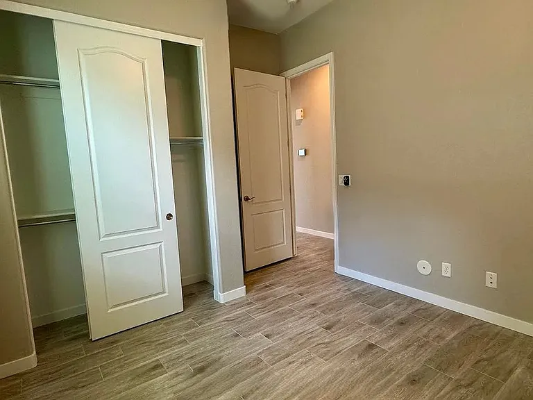 1433 E Lovebird Ln — Photo 5
