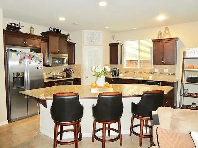 693 Kaweah Ave — Photo 12