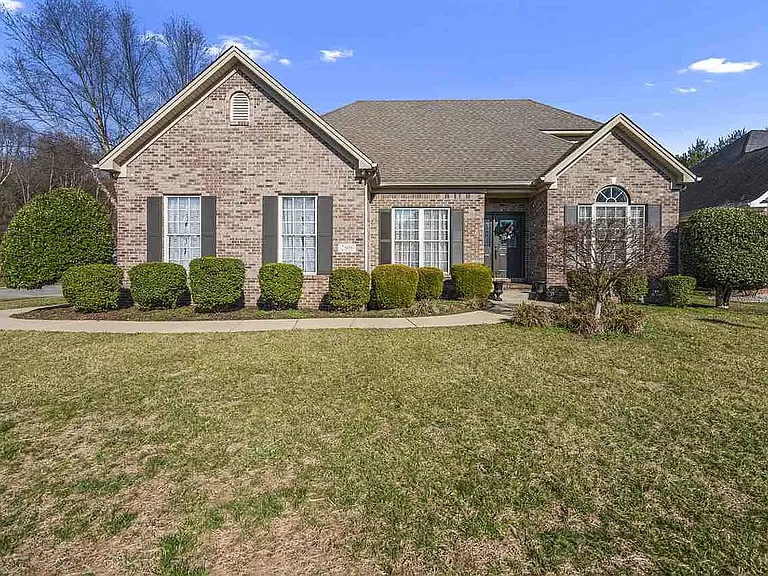 2606 Avondale Dr — Photo 1