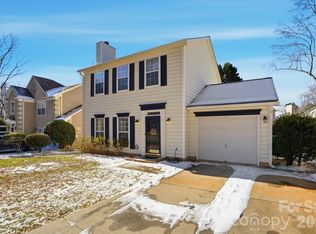 9230 Rotherham Ln, Charlotte, NC 28216