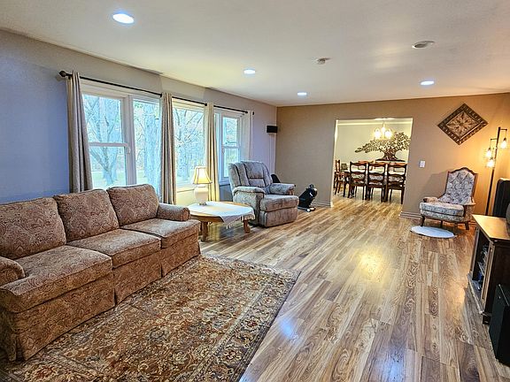 3rd image of 4956 101st Ave