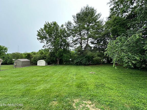 4th image of 2320 Yorkcrest Dr
