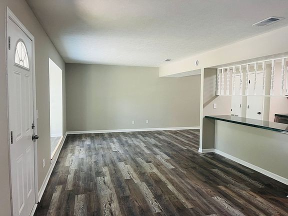5th image of 407 W Harris St #2