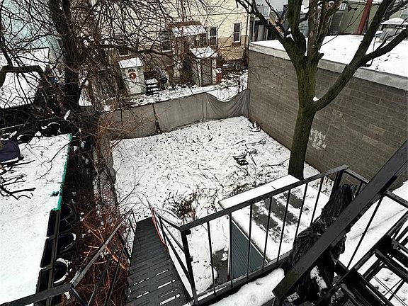 5th image of 276 Ellison St