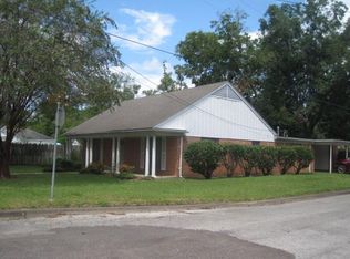 1915 Magnolia St, Liberty, TX 77575