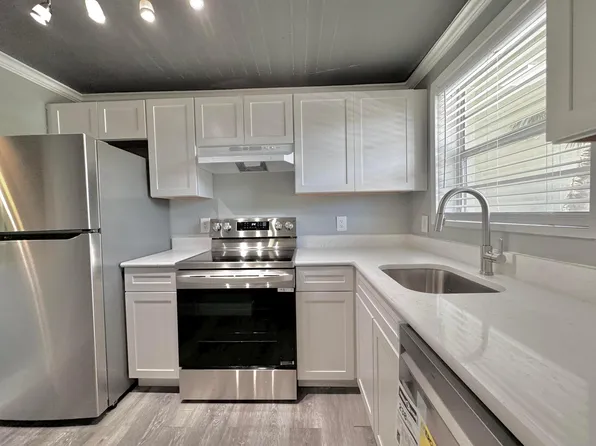 1638 Embassy Drive #205, West Palm Beach, FL 33401