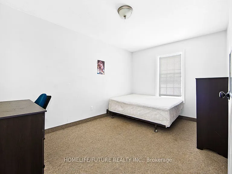 327 Spruce St #A — Photo 16