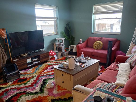 2nd image of 1211 Highland Ave APT 301