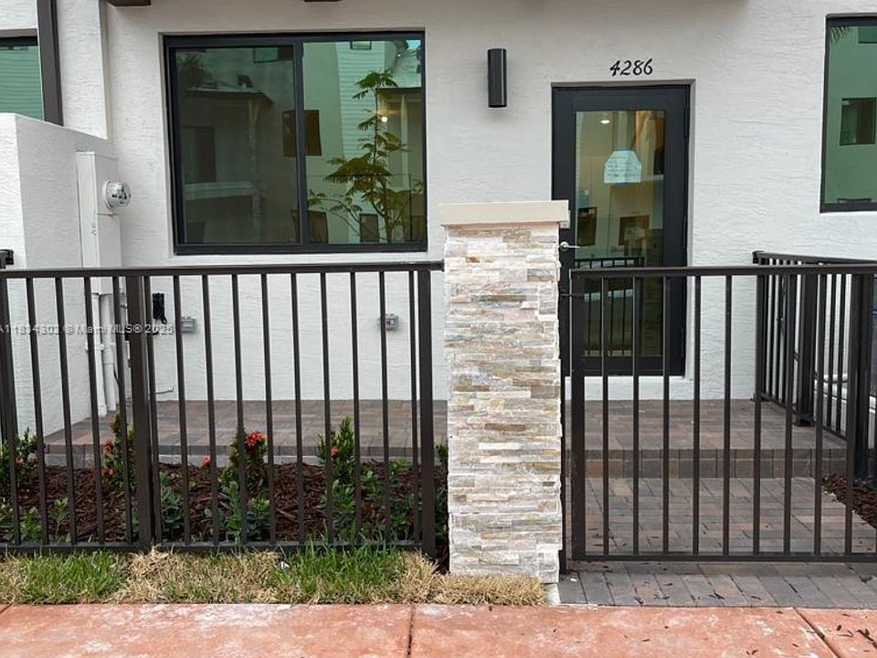 1st image of 4286 NW 83rd Ave #0