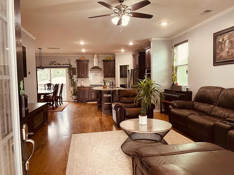 4860 Lily Garden Dr — Photo 8