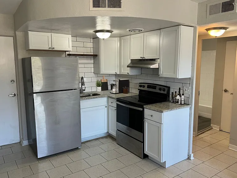 4192 Meramec St — Photo 22