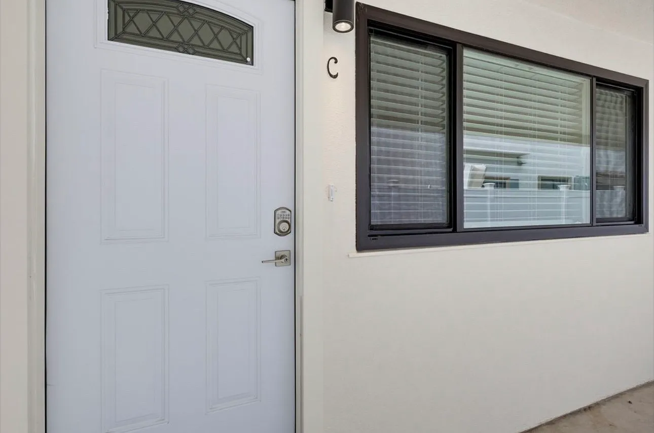 C Ave, Coronado — Photo 2