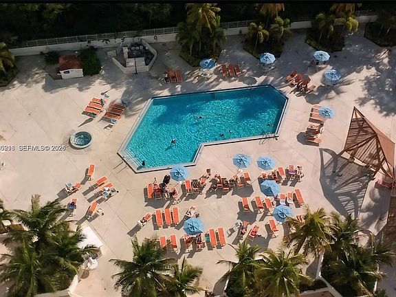 2nd image of 500 Bayview Dr APT 325