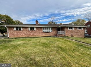 3601 S 14th St, Alexandria, VA 22302