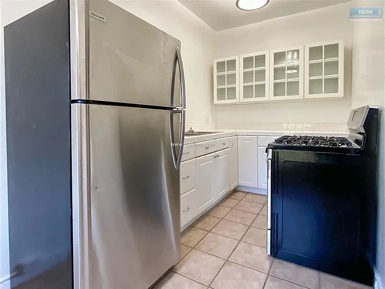 Gailmore Apartments — Photo 7