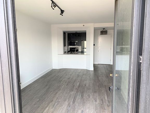 4th image of 11 Cooper St #6C