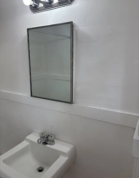 235 SW Tyler St #3 — Photo 7