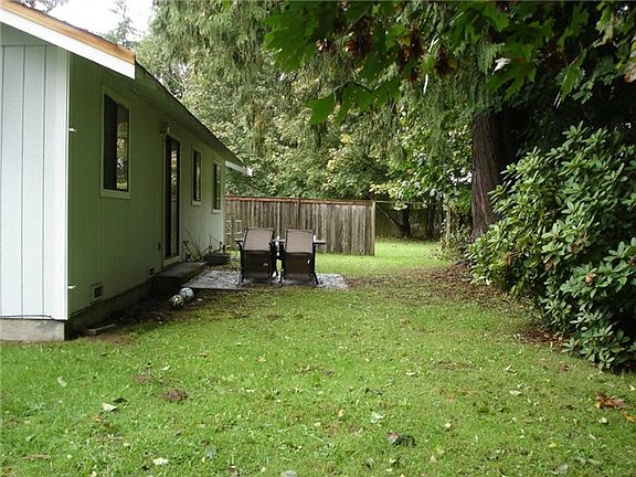 3rd image of 1264 NE Magnum Ct