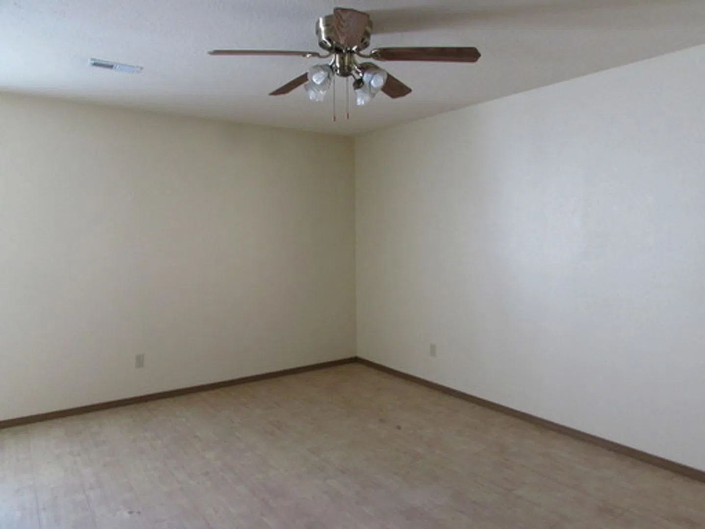 7021-MF4-E3 — Photo 2