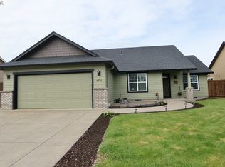4038 Douglas Dr, Springfield, OR 97478