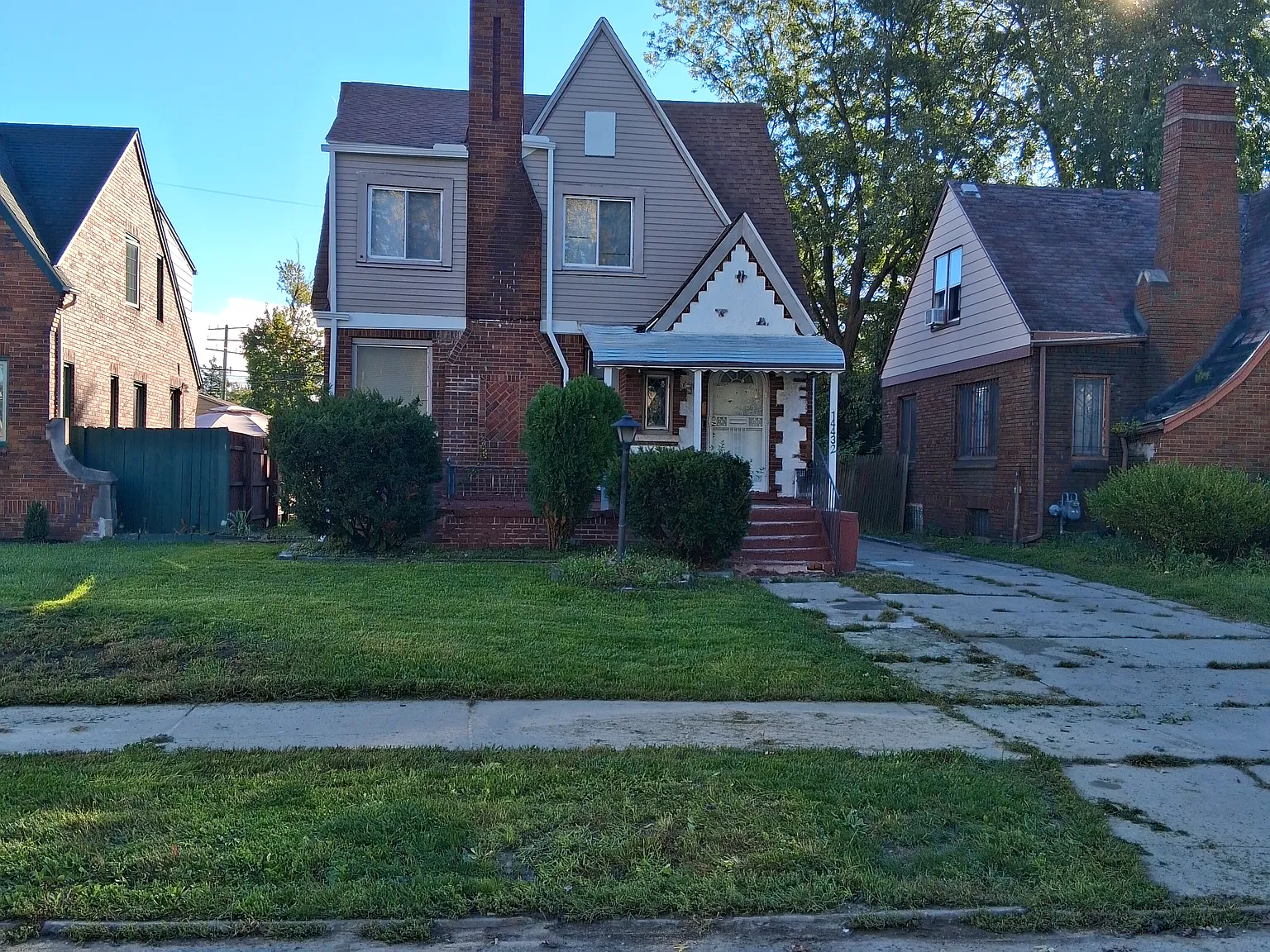4 bed, 2.5 bath, 1400 sqft, $1,600 — Photo 2