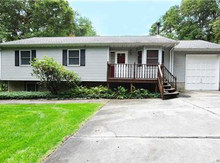 53 Medford Rd, Ridge, NY 11961