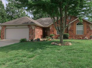 4642 W Nottingham St, Battlefield, MO 65619