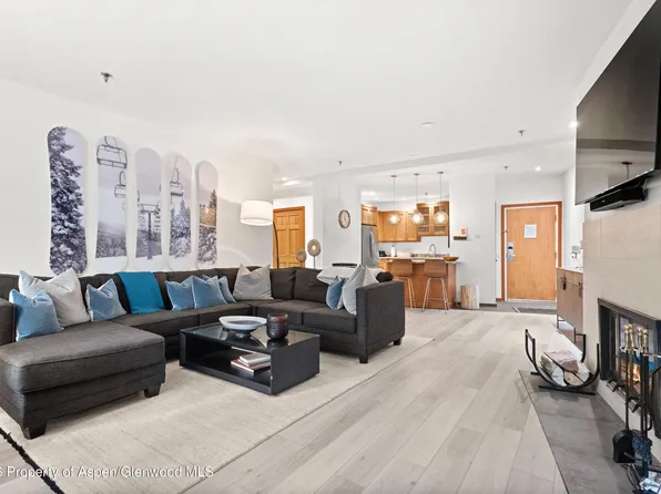 425 Wood Rd APT 19, Snowmass Village, CO 81615
