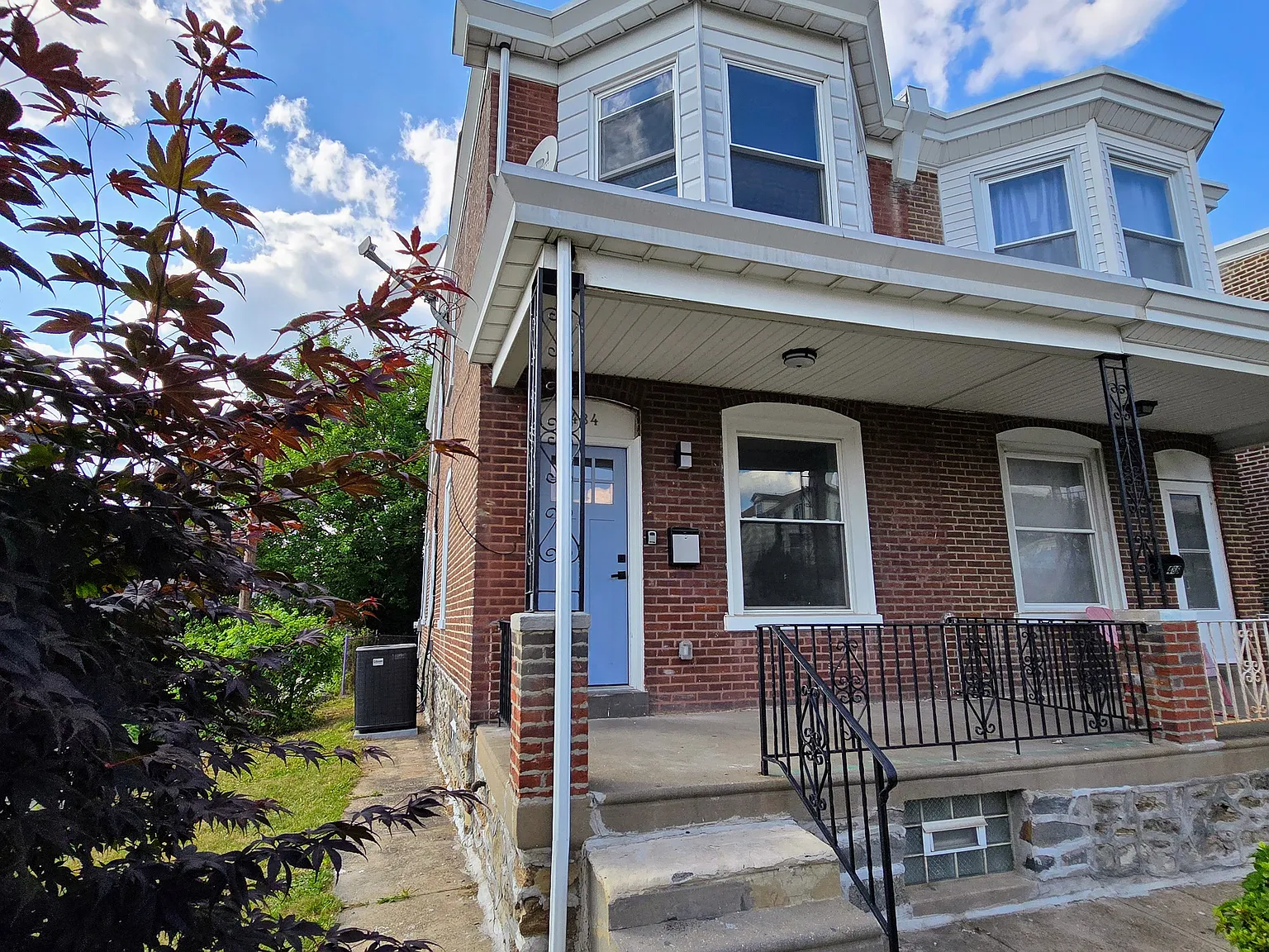 3 bed, 1374 sqft, $2,850 — Photo 1