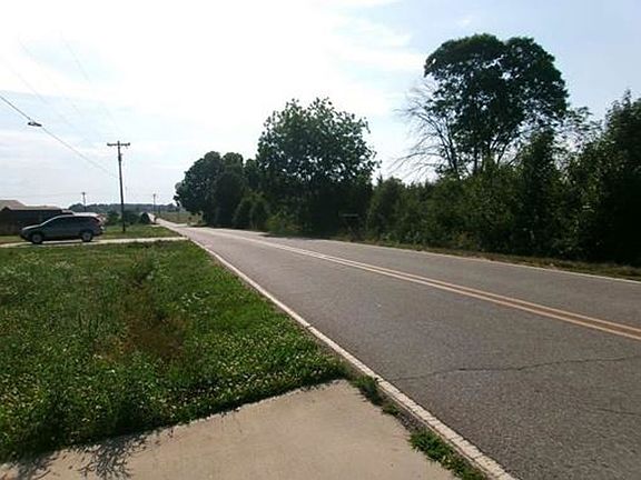 Exterior Neighborhood (street photo)