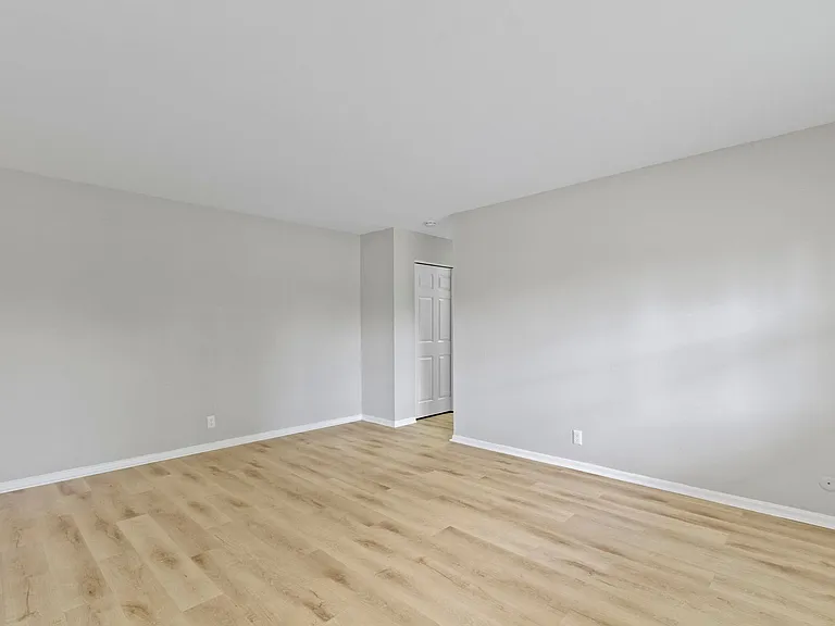 The Courts Apartment Homes — Photo 11