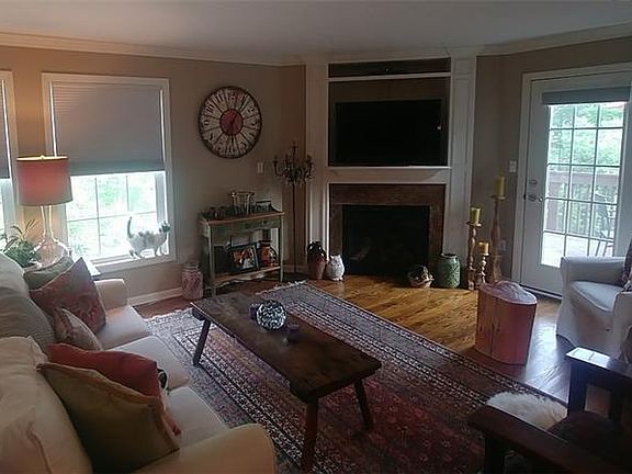 5th image of 121 Creekside Dr