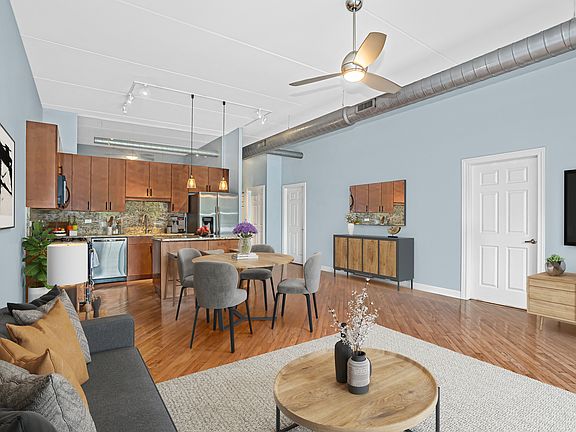 3rd image of 3125 W Fullerton Ave APT 315