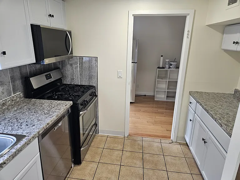 56 Roberts Dr — Photo 6