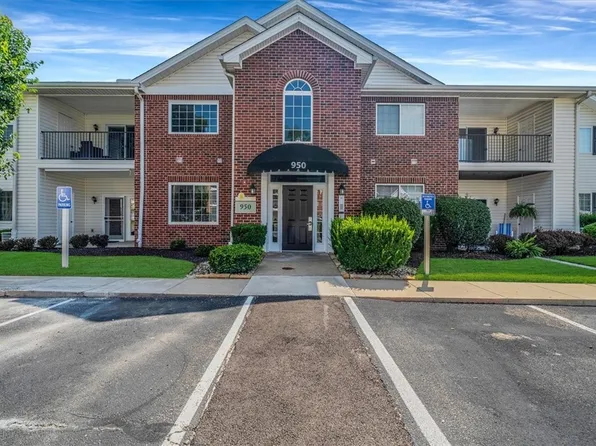 950 Hidden Ridge Ct APT 201, South Park, PA 15129