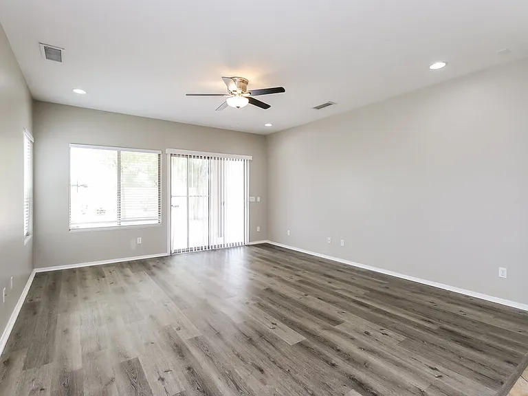 41538 N Salix Dr — Photo 8