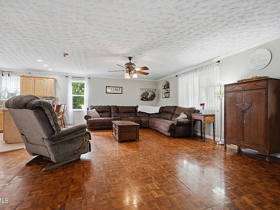 4th image of 3026 Manville Rd