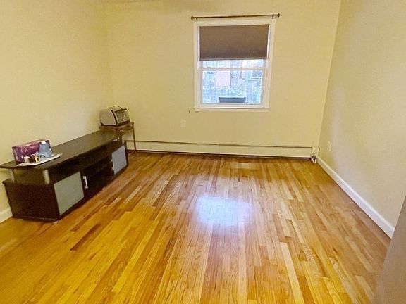 4th image of 26-35 29th St #1F